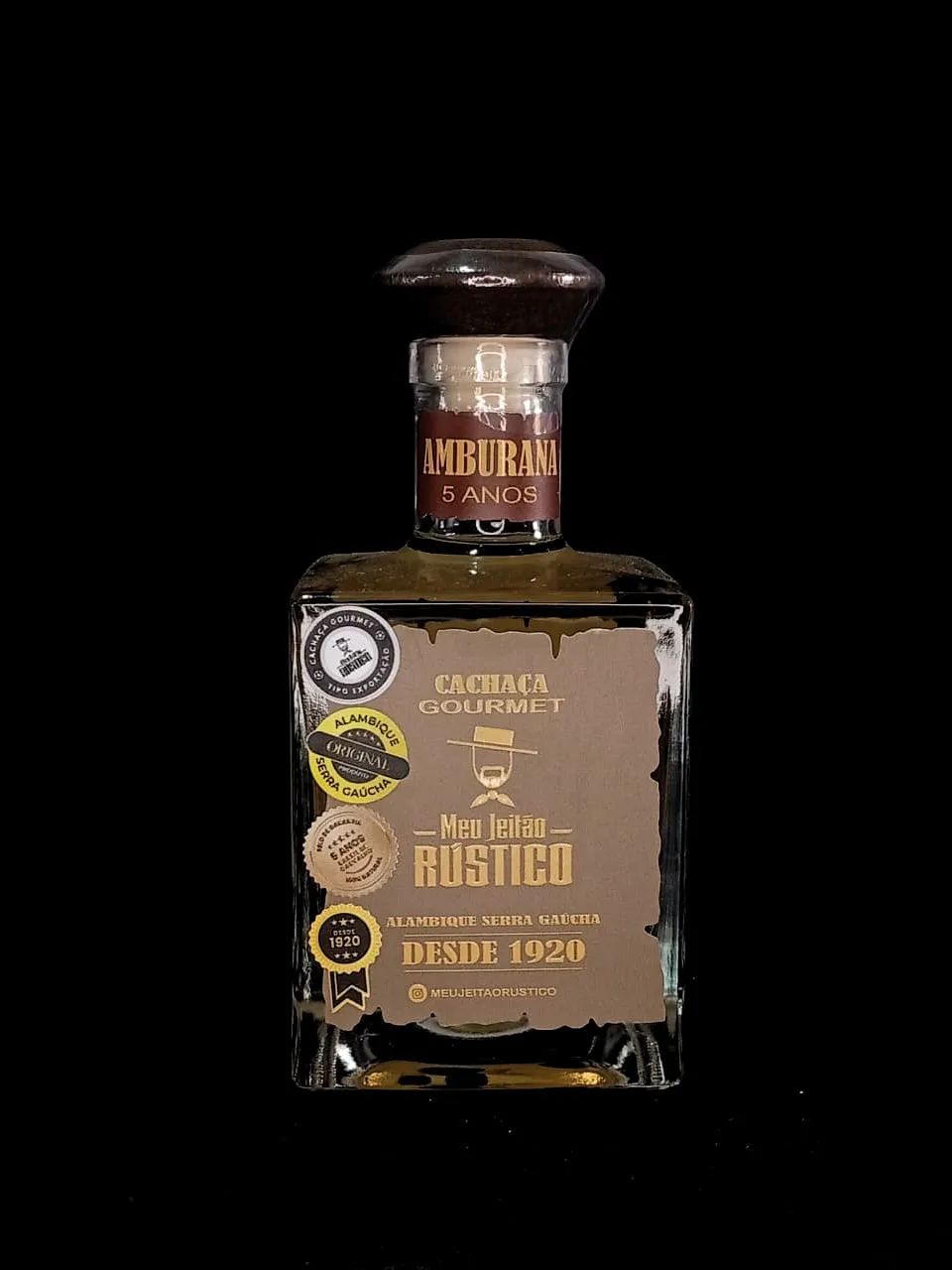 Garrafa de cachaça premium sabor amburana, 500 ml, com tampa de madeira