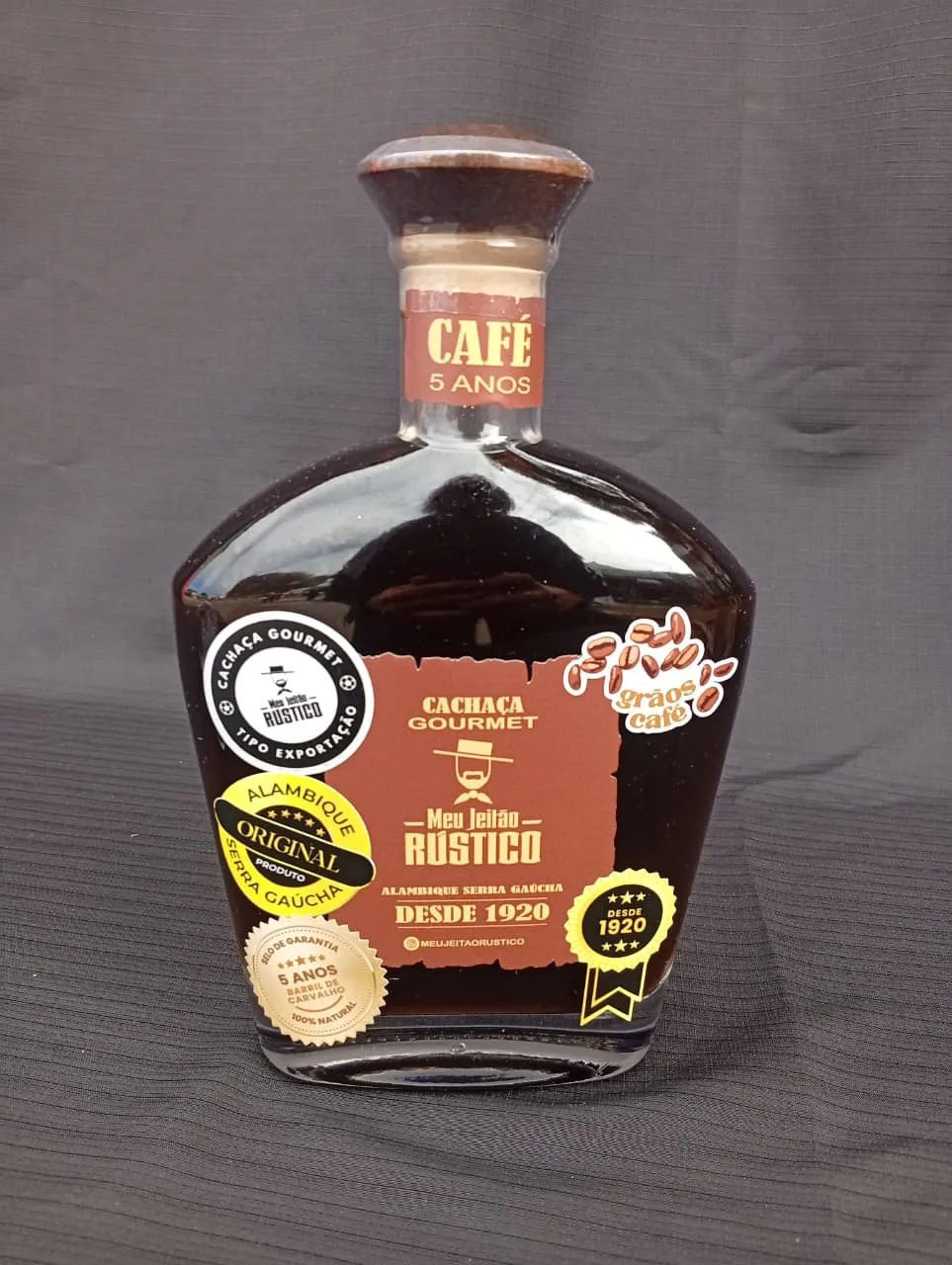Garrafa de cachaça premium sabor café, 750 ml, com tampa de madeira